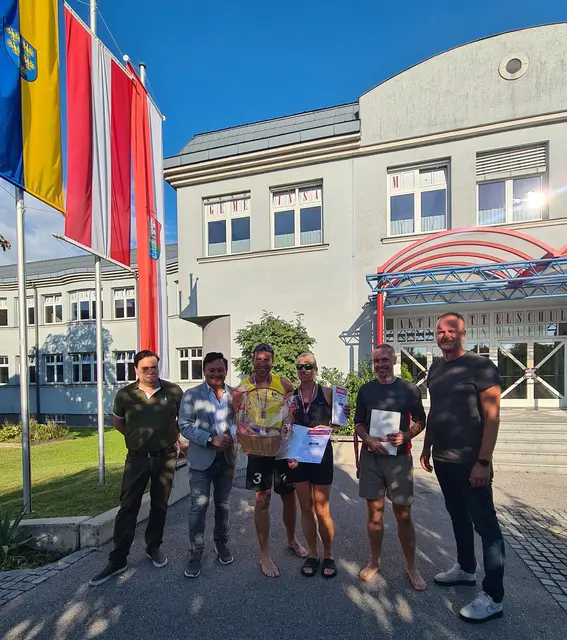 3. Platz (v.l.n.r.): Jürgen OBERAUER, Herbert PFEFFER, Hermann KRAUSHOFER, Karin KRAUSHOFER, Günter FAHRNBERGER, Admir MEHMEDOVIC | Foto: Volleyballverein Traismauer „Wild Tigers“