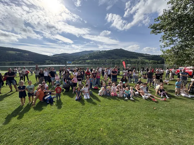 Große und kleine Besucherinnen und Besucher versammelten sich beim MeinBezirk Familienfest am letzten Sonntag vor Schulbeginn um gemeinsam Mitmachstationen auszuprobieren! | Foto: MeinBezirk/Anna Kerec