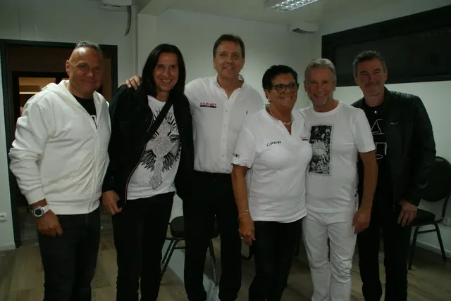 Veranstalter Gernot Schmidt (3. v. links) mit den Nockis. | Foto: Anna Maria Kaufmann