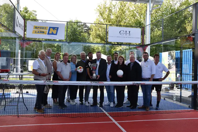 Eröffnung des Padbol Courts in Ebreichsdorf. | Foto: Mirjam Preineder