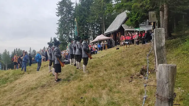 Immer mehr Gäste und Besucher kamen dazu... | Foto: Günther Koch