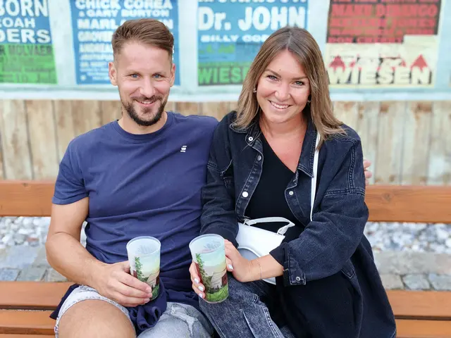 Daniel und Julia genossen ihre Getränke in ruhigem Ambiente.  | Foto: Eva Lacher-Dörfler