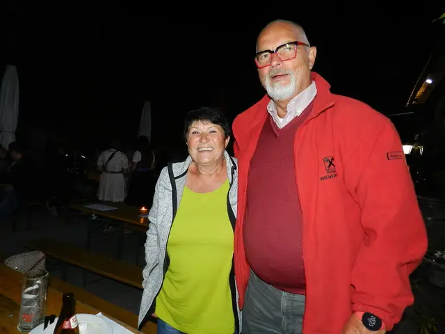 Heidi Bachstöber, Walter Denk  sind bei diesen Herbstwetter liebe zu Hause | Foto: Heribert Punz