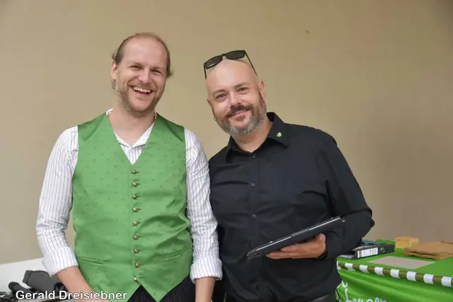 Moderator Markus Weberhofer und Techniker Peter Fritz. | Foto: Gerald Dreisieber