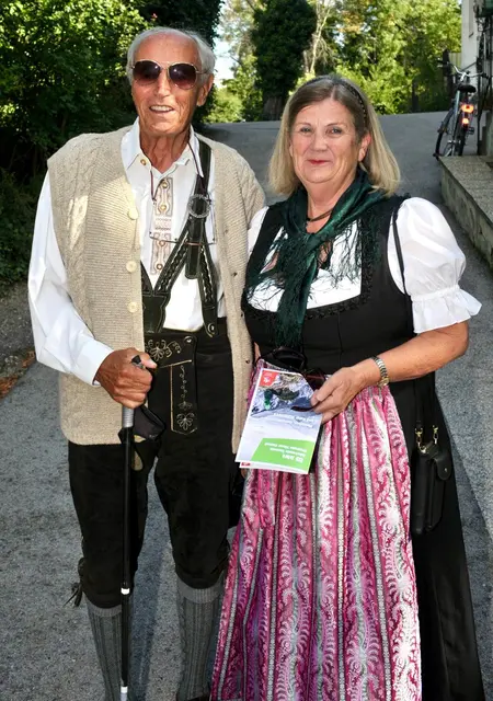 Auch zu Besuch: die "Urgesteine" Willi und Tina Haller. | Foto: Sascha Trimmel