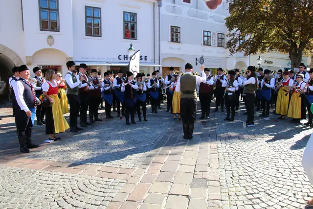 am Hauptplatz gab es ein Konzert mit der Bauernkapelle St. Georgen, Winzerkapelle Kleinhöflein, Stadt- und Feuerwehrkapelle Eisenstadt