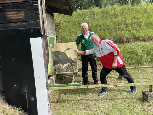 Landessportleiter Walter Zitz und Bundessportleiter Marc Heyer garagieren den Laufenden Keiler nach 51 Jahren - wir freuen und nach dem tollen Abschluss auf 2026.