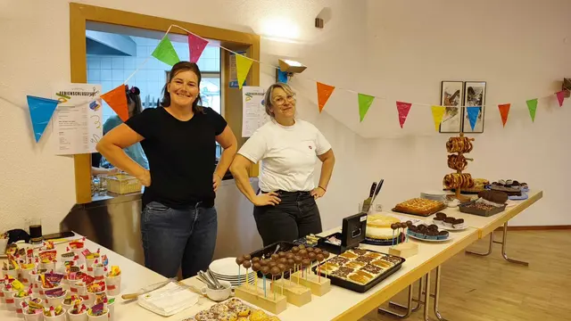 Ein großartiges Kuchenbüfett sorgte für volle Mägen und lachende Gesichter.  | Foto: Kat. Familienverband