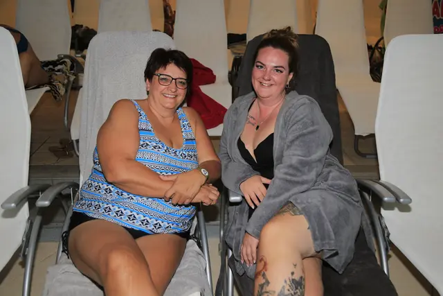 Sandra und Janine aus Hauzenberg freuten sich auf diesen Abend | Foto: Foto Thomas Fischer