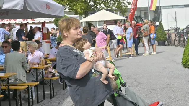 Astrid mit Puppe Llli