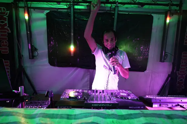 "DJ Sound De Lüxxe"