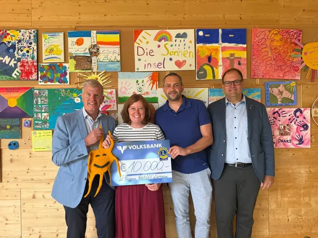 Spendenübergabe mit Maximilian Huber (Pastpräsident LC Pongau Höch), Martina
Weber (Geschäftsführerin Sonneninsel) Gerald Bogensperger (Pastpräsident LC Lungau),
Klemens Lagler (Vicepräsident LC Pongau Höch) | Foto: Sonneninsel