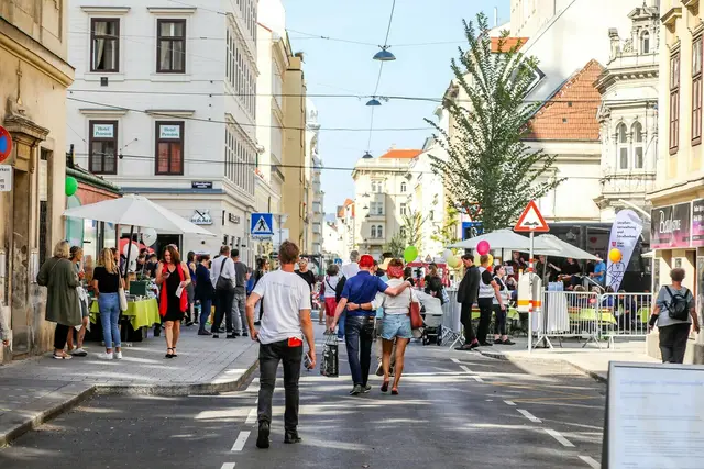 Am Samstag, 13. September, verwandelt sich die Zieglergasse wieder in ein Freiluftfestival für Literatur und Kultur. | Foto: Literaturmeile/Clar