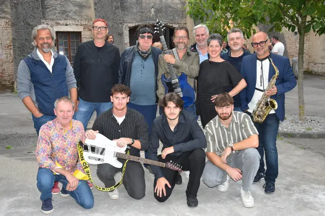 In Nußdorf hat das Mammut gerockt: Mit Ronnie Urini, Extra:Gone und iNOFFIZIELL | Foto: Michaela Müller