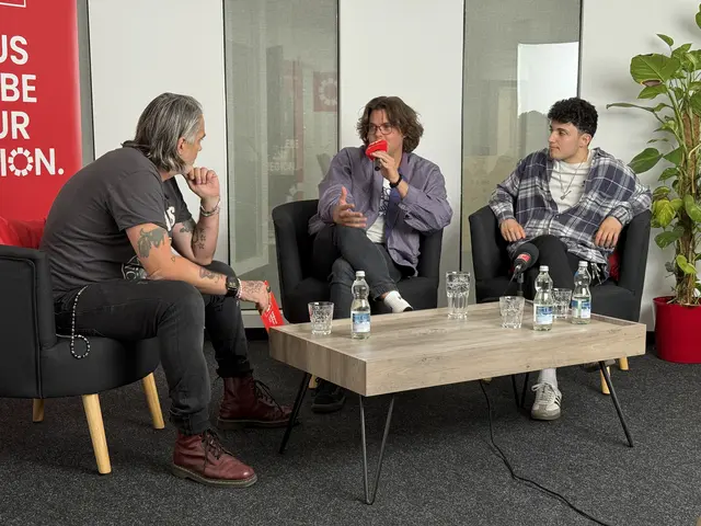 Von Tirol nach Wien: Das Musikerduo KOAN AKKU im Gespräch über Werdegang und Songwriting. | Foto: MeinBezirk/Melis Sahin