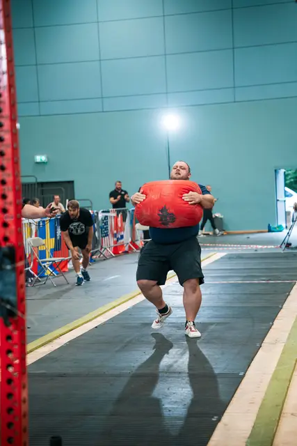 Der Voitsberger Maximilian Fleck meisterte in Irland unglaubliche Aufgaben mit bis zu 340 Kilo schweren Geräten. | Foto: Fleck
