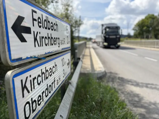 Mit dem Aus des Gelegenheitsverkehrs müssen Schüler die stark befahrene L 202 bei Mehlteuer überqueren. | Foto: MeinBezirk/Gerda Sammer-Schmidt