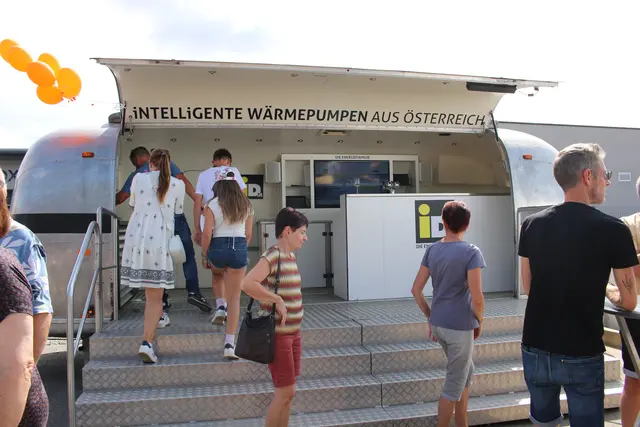 Infos gab es zu den Wärmepumpen.  | Foto: Martina Rieseder