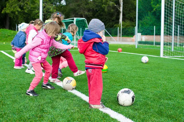 Symbolbild. Der Außenbereich bietet viel Platz für Spiel und Spaß | Foto: Pexels