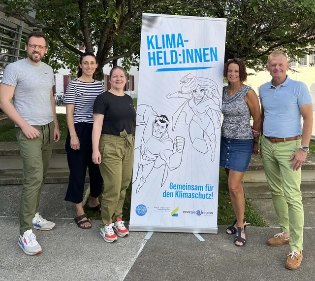 Christian Hütter, Agnes Hahn, Nicole Hütter (Team der Energieregion Weiz-Gleisdorf), Martina Karner (VS Gleisdorf) und Bernhard Braunstein (MS Gleisdorf) (v. l.)

  | Foto: Energieregion Weiz - Gleisdorf