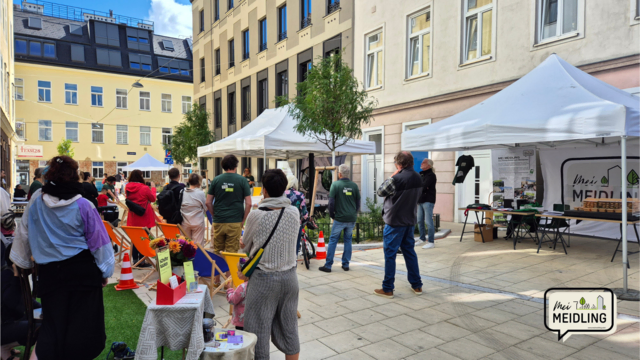 Zahlreiche Besucherinnen und Besucher genießen das Programm beim 6. Klima-Grätzlfest von Mei Meidling. | Foto: Tischtennis Hobby Wien