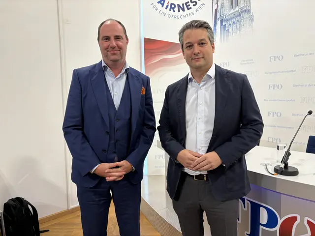 Dominik Nepp (r.) und Gerald Zmuegg bei der Pressekonferenz der FPÖ Wien.  | Foto: Lisa Kammann/MeinBezirk