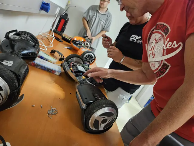 Gemeinsames Tüfteln beim Repair-Café. | Foto: AWV Deutschlandsberg