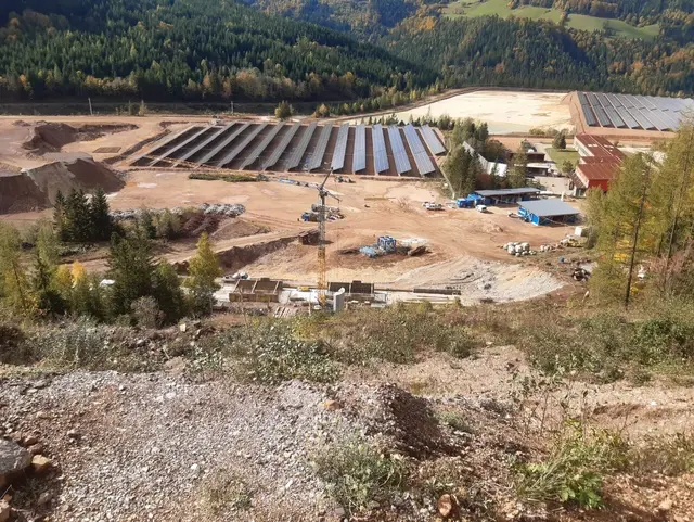 Durch den Klimawandel nehmen Naturgefahren zu. Die Öffentlichkeit hat großes Interesse an Lösungen für die Sicherheit von Menschen, Infrastruktur und Wirtschaft. So sieht die Baustelle von Nagema am Steirischen Erzberg derzeit aus. | Foto: Karl Gruber