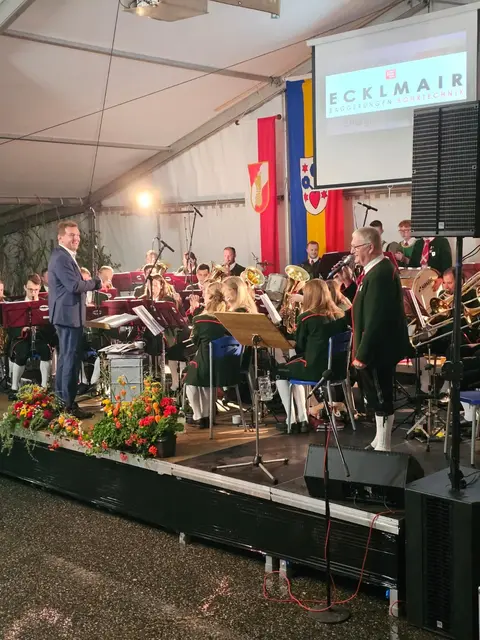 Fürtbauer dirigierte die Musikkapelle beim Fest.  | Foto: FPÖ GR/EF