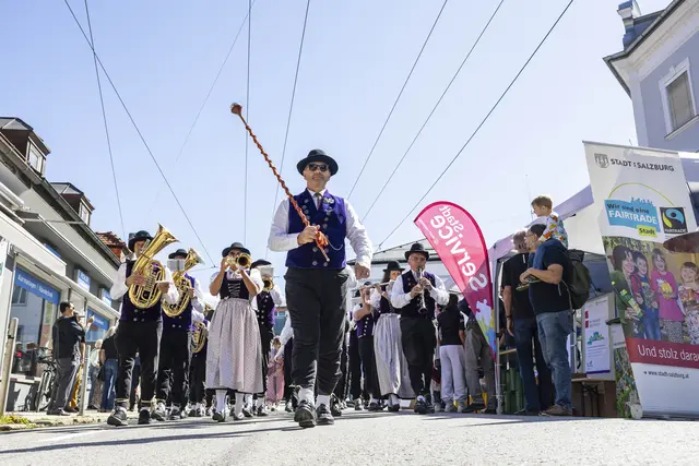 Ein buntes Programm mit Live-Musik, Kinder- und Familienaktionen, Info-Ständen der Stadt Salzburg sowie regionalen Schmankerln der Maxglaner Wirtschaft sorgte für gute Stimmung | Foto: Stadt Salzburg/Wildbild/Rohrer