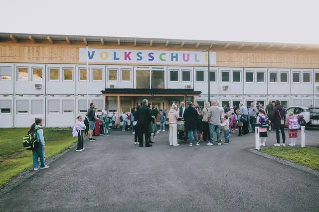 Der Schulalltag hat im "Ersatzquartier" in Kaprun begonnen. | Foto: Stefanie Oberhauser