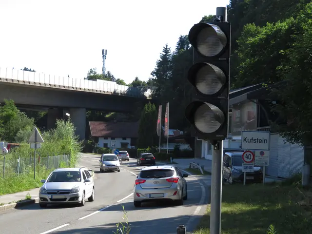 Das Land zieht eine Zwischenbilanz: Seit dem 18. April 2025 gelten Fahrverbote auf mehreren Landesstraßen bzw. dem niederrangigen Straßennetz – auch im Bezirk Kufstein. | Foto: ZOOM.Tirol