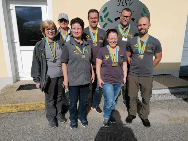 Die erfolgreichen Waidhofener Schützen von links beginnend: Angelika Tanzer, Reginald Hladky, Regina Eilenberger, Reinhard Auer, Astrid Kaltenbrunner, Daniel Wagner und Patrick Kaltenbrunner. | Foto: Waidhofner Schützen