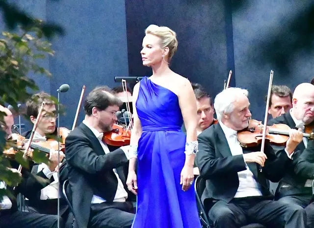 Starsopranistin Elīna Garanča