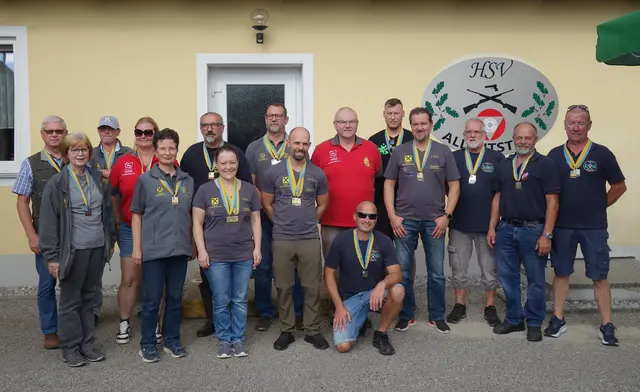 Paternoster Franz, Tanzer Angelika, Hladky Reginald, Thomas Bettina, Eilenberger Regina, Huber Oswin, Kaltenbrunner Astrid, Wagner Daniel, Kaltenbrunner Patrick, Wagner Leopold, Legner Bernd, Moritz Schlüter, Auer Reinhard, Dürr Christian, Schmid Franz, Kainz Johann. | Foto: Jutta LEGNER/HSV-Allentsteig
