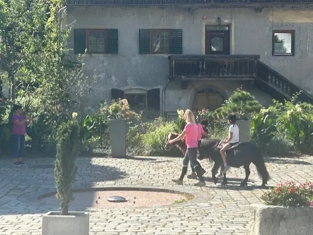 Ponyreiten mit den Ponys vom Fehlehof | Foto: ClimbingZoo