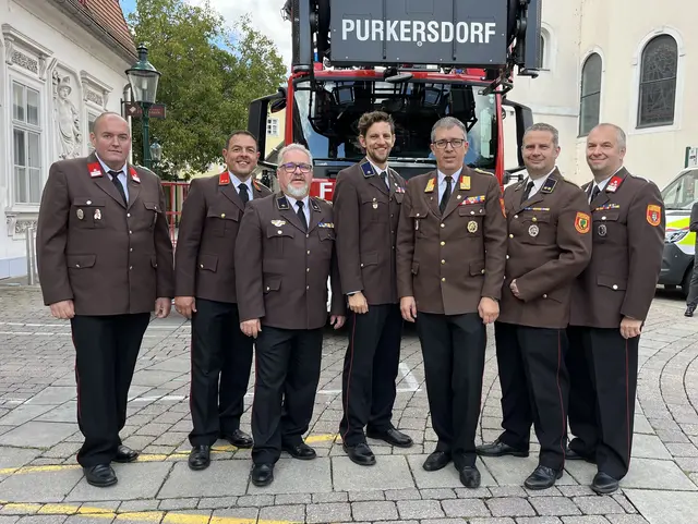 Mario Köck, Thomas Zekl, Heinz Scheidtenberger, Sebastian Fellinger, Michael Gindl, Christoph und Markus Dirnbacher von der Feuerwehr Purkersdorf | Foto: Franziska Führer