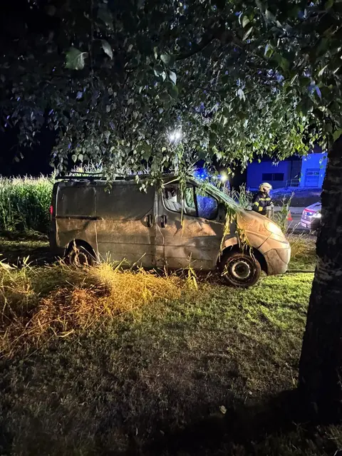 Der Pkw wurde aus einem Maisfeld geborgen. | Foto: FF Neustift