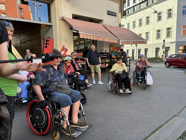 Einige der Straßenübergänge sind in Meidling knifflig. Nicht immer ist der gerade Weg der einfachste. | Foto: Michael Marbacher/MeinBezirk