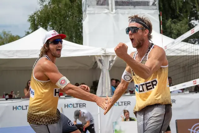 Für Florian Schnetzer (r.) und Felix Friedl war bei den Beachvolleyball-Staatsmeisterschaften im Viertelfinale Endstation. | Foto: Gert Nepel