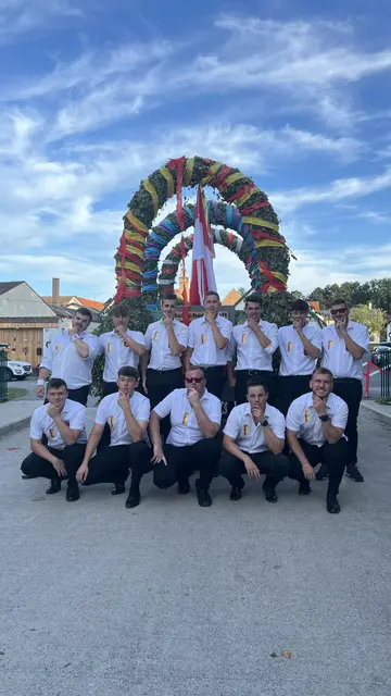 Der Burschenkirtag 2025 lockte Gäste mit guter Stimmung und kulinarischen Genüssen.  | Foto: Burschenschaft Pöttelsdorf