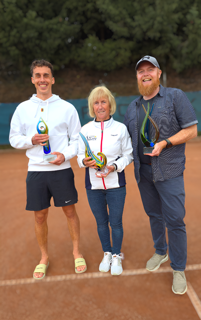 Christoph Schuster, Ingrid Schachinger und Klaus Neuburger (v.l.). | Foto: TC Raika Aurach