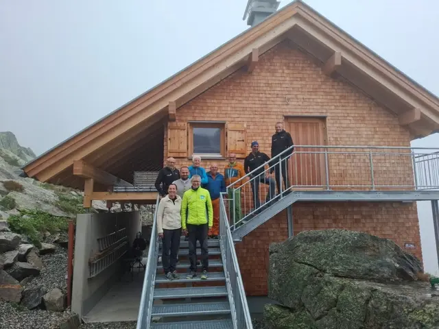 Der Zubau der Kasseler-Hütte wurde eingeweiht. Es ist schön geworden.  | Foto: Gudrun Steger
