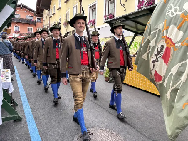 Die örtlichen Vereine präsentierten sich während des Festes. | Foto: Voithofer