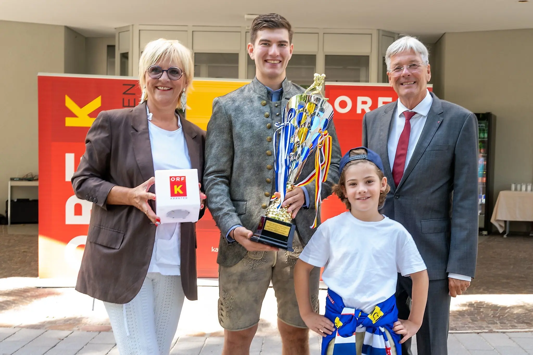 VSV-St-rmer-Felix-Maxa-ist-Eishockey-Superstar