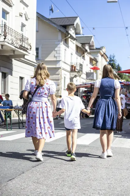 Ein buntes Programm mit Live-Musik, Kinder- und Familienaktionen, Info-Ständen der Stadt Salzburg sowie regionalen Schmankerln der Maxglaner Wirtschaft sorgte für gute Stimmung | Foto: Stadt Salzburg/Wildbild/Rohrer