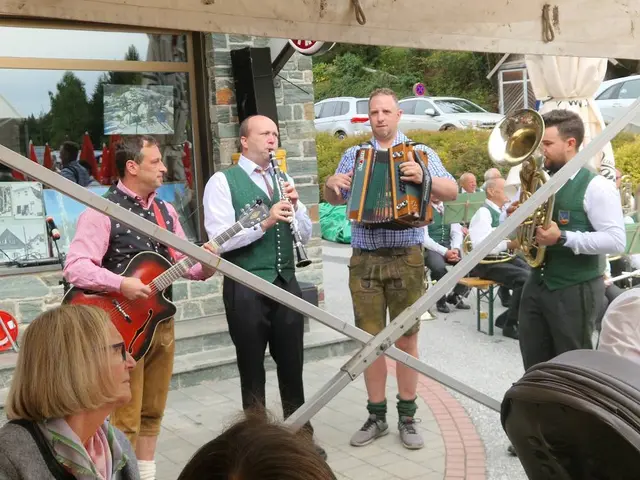 Musik, wohin man schaut, war an allen drei Tagen des Birnkirtas Trumpf. | Foto: Gemeinde Hirschegg-Pack