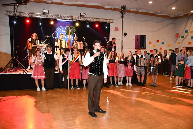 Die "Combo" sorgte für gute Stimmung beim Zlaner Kirchtag. | Foto: Gemeinde Stockenboi