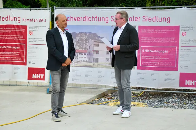 Bürgermeister Klaus Gritsch freut sich über dieses Wohnprojekt.  | Foto: Hassl