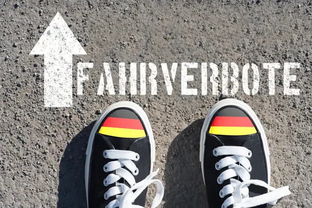 Starke Entlastung für Tiroler Ortschaften: Mehr als 400.000 Fahrzeuge seit April zurückgewiesen. | Foto: smarterpix